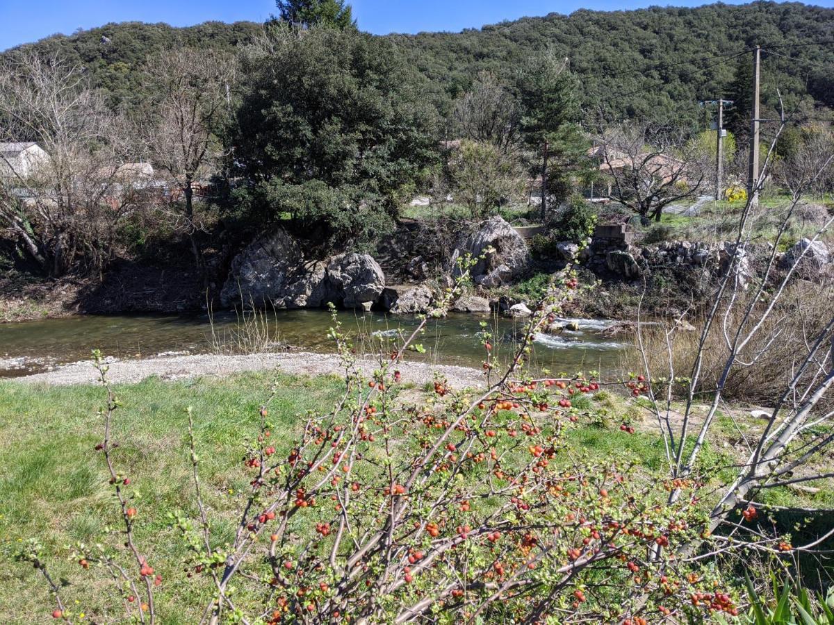 Le Moulin D'Arcas. Bed & Breakfast Prémian Екстериор снимка
