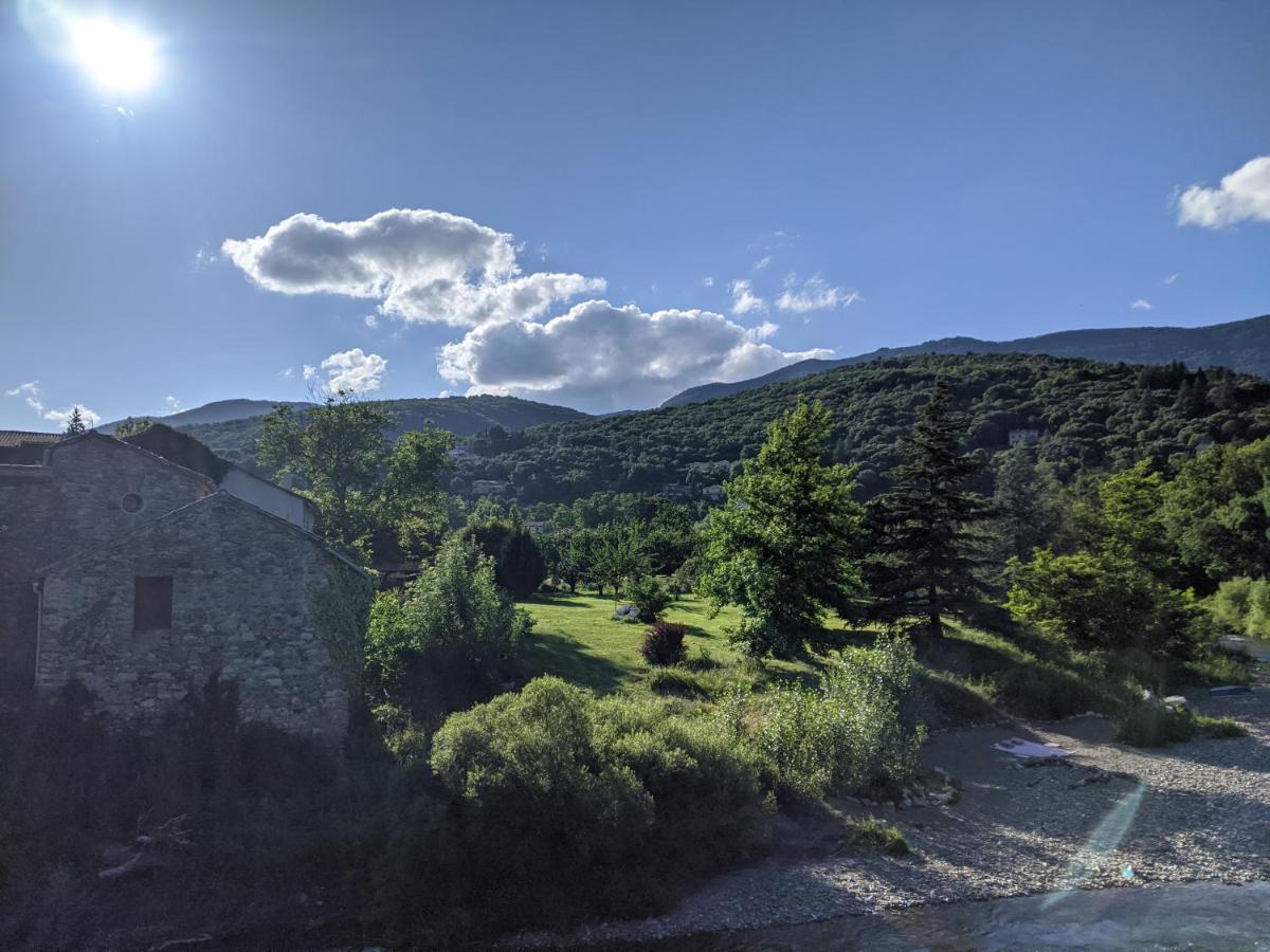 Le Moulin D'Arcas. Bed & Breakfast Prémian Екстериор снимка