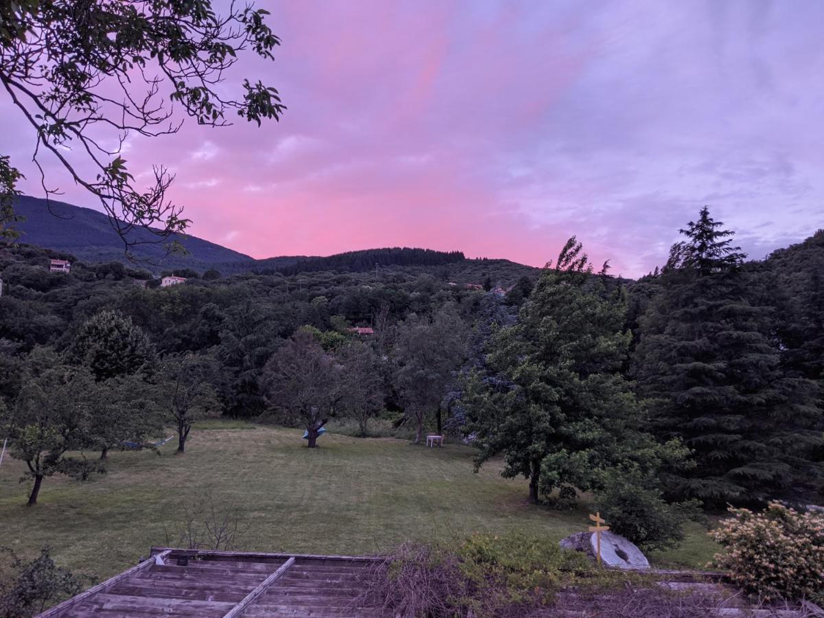 Le Moulin D'Arcas. Bed & Breakfast Prémian Екстериор снимка
